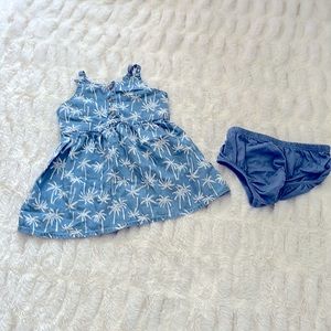 Baby girl dress with matching bloomers size 18 months.